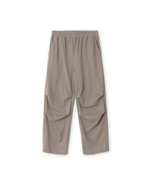 BROWNYARD（ブラウンヤード）の「スムースジャージーパラシュートパンツ、ヴィンテージベージュ（その他パンツ）」