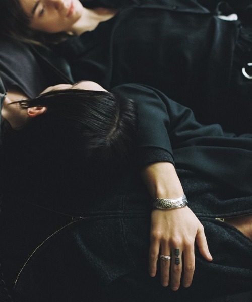 LIDNM(リドム)の「Llife FLAQUE BANGLE(バングル/リストバンド・メンズ・シルバー・FREE)」の3枚目の写真