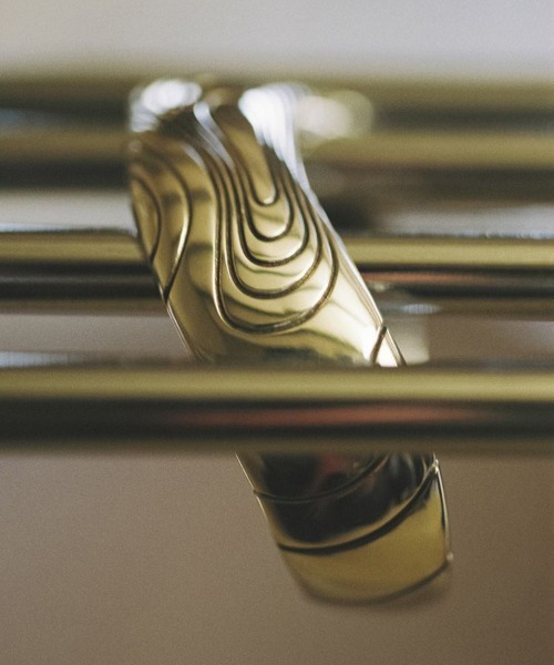 LIDNM(リドム)の「Llife FLAQUE BANGLE(バングル/リストバンド・メンズ・シルバー・FREE)」の11枚目の写真