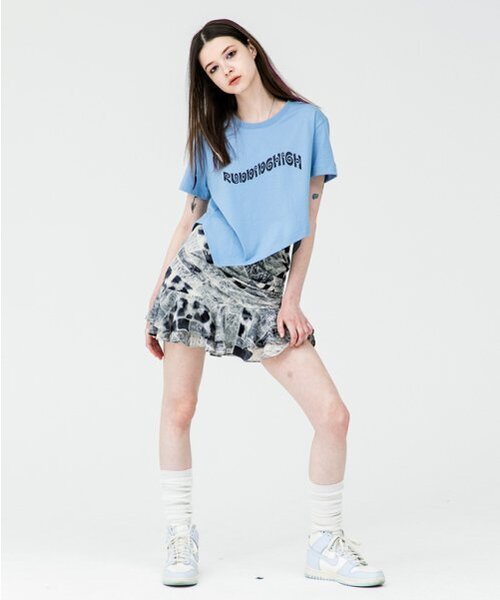 runningHIGH（ランニングハイ）の「グリッターロゴアンバランスクロップTシャツ[ブルー]（Tシャツ/カットソー・レディース・その他・FREE）」の2枚目の写真
