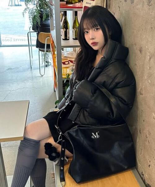 MUCENT(ムセント)の「ウェスタンクラックシワレザーショルダーバッグ(成人男女共用)(ショルダーバッグ・レディース・ブラック・FREE)」の19枚目の写真