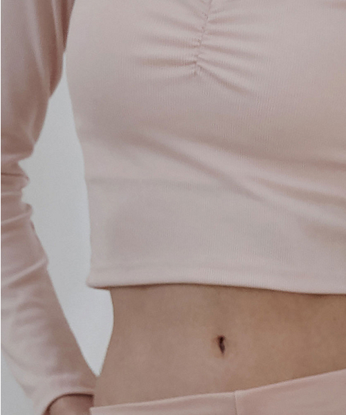 DEVIWEAR(デヴィウェア)の「JULLY シャーリング ロングスリーブ DEVI-T0126-コットンピーチ(Tシャツ/カットソー・レディース・ピンク・FREE)」の5枚目の写真