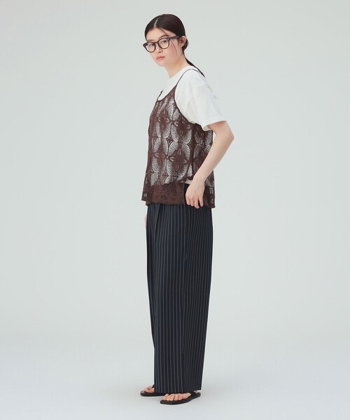 BEAMS HEART(ビームスハート)の「ピンストライプ タックパンツ(スラックス・レディース・ベージュ/ネイビー・FREE)」の16枚目の写真