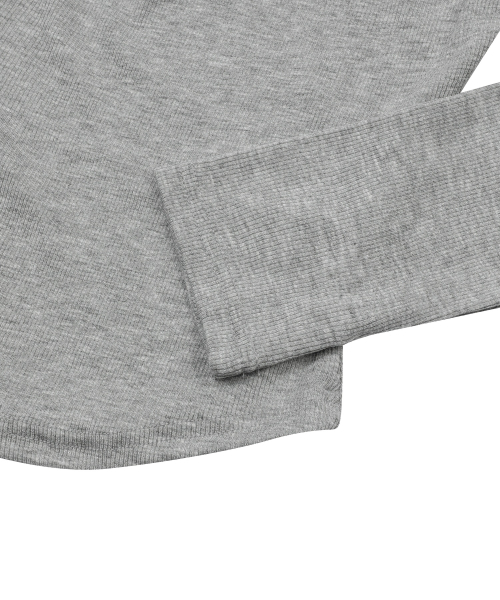 MUCENT（ムセント）の「リブールオフショルダーアンバランスグルミ長袖Tシャツ（4カラー）（Tシャツ/カットソー・レディース・チャコール/ブラック/アイボリー・FREE）」の8枚目の写真