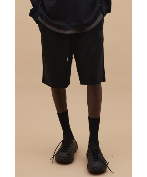 K-GARMENT(カメント)の「(UNI)ロゴプリントルーズショーツ BLACK(その他パンツ・メンズ・その他・SMALL/LARGE/X-LARGE)」の1枚目の写真