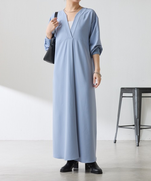 COLLAGE GALLARDAGALANTE（コラージュガリャルダガランテ）の「ジャージVネックワンピース/セットアップ可（ワンピース・レディース・ブラック/サックスブルー・FREE）」の10枚目の写真