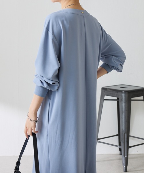 COLLAGE GALLARDAGALANTE（コラージュガリャルダガランテ）の「ジャージVネックワンピース/セットアップ可（ワンピース・レディース・ブラック/サックスブルー・FREE）」の13枚目の写真