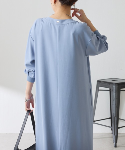 COLLAGE GALLARDAGALANTE（コラージュガリャルダガランテ）の「ジャージVネックワンピース/セットアップ可（ワンピース・レディース・ブラック/サックスブルー・FREE）」の14枚目の写真