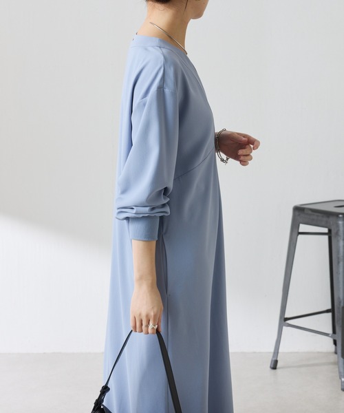 COLLAGE GALLARDAGALANTE（コラージュガリャルダガランテ）の「ジャージVネックワンピース/セットアップ可（ワンピース・レディース・ブラック/サックスブルー・FREE）」の15枚目の写真