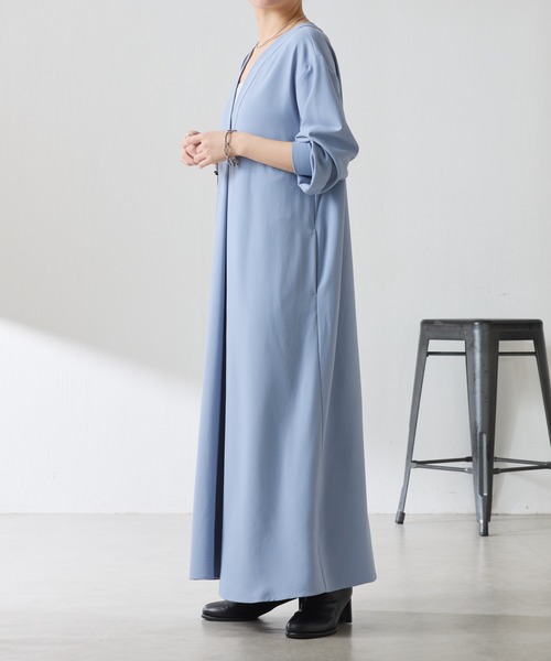 COLLAGE GALLARDAGALANTE（コラージュガリャルダガランテ）の「ジャージVネックワンピース/セットアップ可（ワンピース・レディース・ブラック/サックスブルー・FREE）」の17枚目の写真