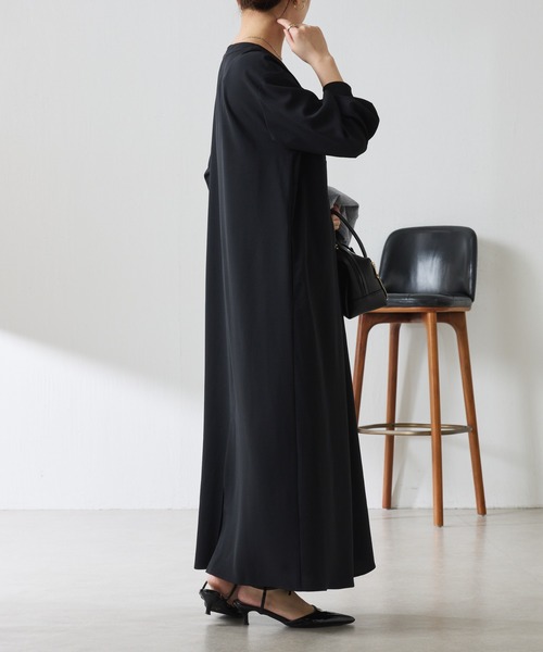 COLLAGE GALLARDAGALANTE（コラージュガリャルダガランテ）の「ジャージVネックワンピース/セットアップ可（ワンピース・レディース・ブラック/サックスブルー・FREE）」の9枚目の写真