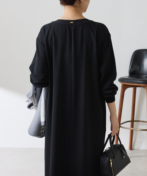 COLLAGE GALLARDAGALANTE（コラージュガリャルダガランテ）の「ジャージVネックワンピース/セットアップ可（ワンピース・レディース・ブラック/サックスブルー・FREE）」の5枚目の写真