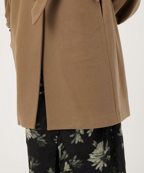 TOMORROWLAND （トゥモローランド）の「MARTIN GRANT CAPE BALOON コート（ノーカラーコート・レディース・ブラック系その他/ベージュ・36）」の12枚目の写真