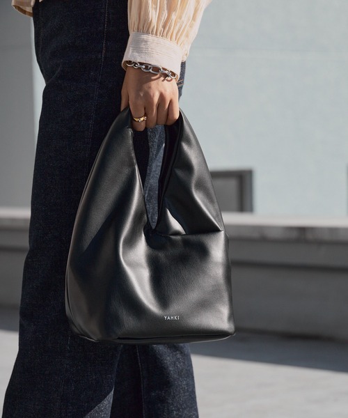 YAHKI（ヤーキ）の「YAHKI/ヤーキ FAKE LEATJER ブランドロゴ ワンショルダーバッグ 2026年春夏（ハンドバッグ・レディース・ブラック/ライトブルー/アイボリー・FREE）」の3枚目の写真