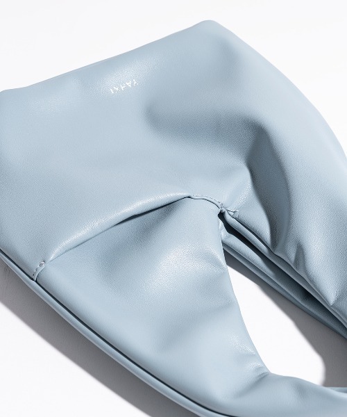 YAHKI（ヤーキ）の「YAHKI/ヤーキ FAKE LEATJER ブランドロゴ ワンショルダーバッグ 2026年春夏（ハンドバッグ・レディース・ブラック/ライトブルー/アイボリー・FREE）」の11枚目の写真