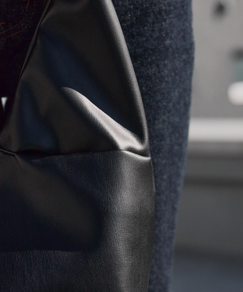 YAHKI（ヤーキ）の「YAHKI/ヤーキ FAKE LEATJER ブランドロゴ ワンショルダーバッグ 2026年春夏（ハンドバッグ・レディース・ブラック/ライトブルー/アイボリー・FREE）」の18枚目の写真