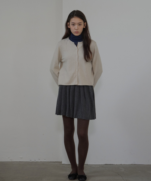 BUT'TON(ボッタン)の「Pleats Wool Mini Skirt (Charcoal)(スカート・レディース・その他・FREE)」の2枚目の写真