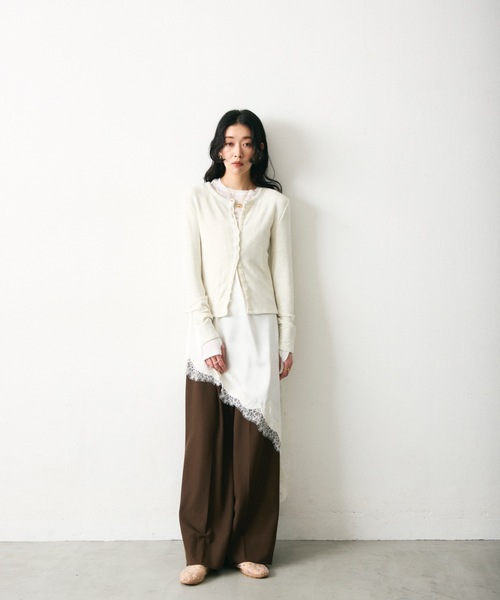 Lutim by u（ルチバイユー）の「アシンメトリーサテンキャミワンピース（キャミソール・レディース・ブラック/オフホワイト/ベージュ・FREE）」の4枚目の写真