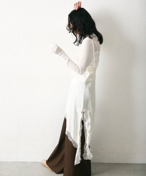 Lutim by u（ルチバイユー）の「アシンメトリーサテンキャミワンピース（キャミソール・レディース・ブラック/オフホワイト/ベージュ・FREE）」の16枚目の写真