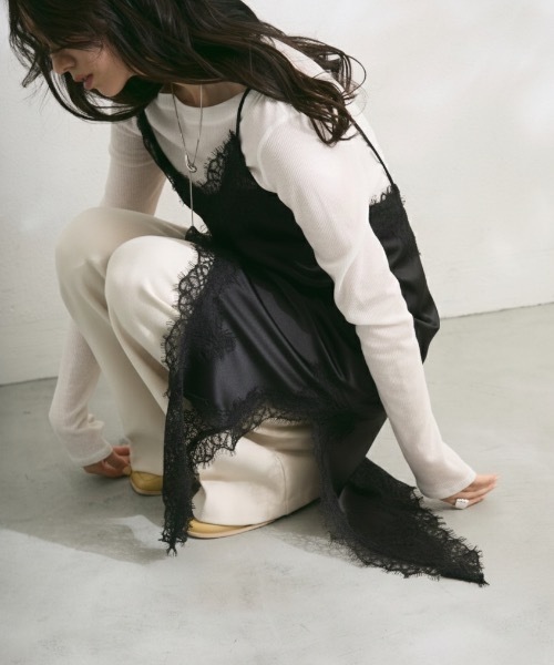 Lutim by u（ルチバイユー）の「アシンメトリーサテンキャミワンピース（キャミソール・レディース・ブラック/オフホワイト/ベージュ・FREE）」の21枚目の写真