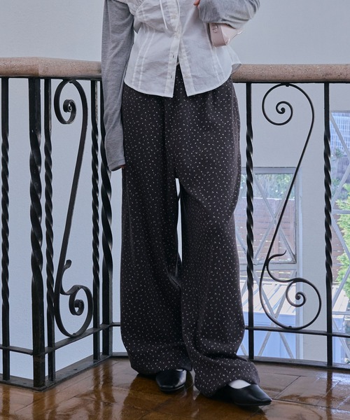 Unblend（アンブレンド）の「【Unblend】フラワープリント ドローコード 2WAY ローライズイージーパンツ（スウェットパンツ・レディース・ブラウン/グレー系/杢グレー/ブラック・S/M）」の15枚目の写真