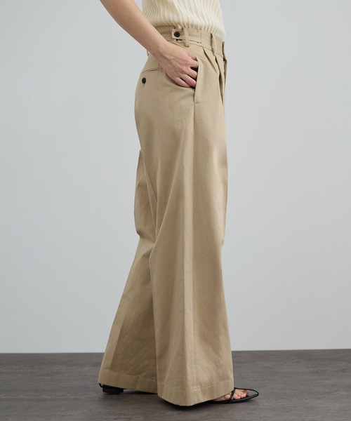 SALON adam et rope'（サロン アダム エ ロペ）の「tacca Cギャバ STYLE UP TACK PANTS（その他パンツ・レディース・ベージュ/チャコールグレー・S/M）」の6枚目の写真