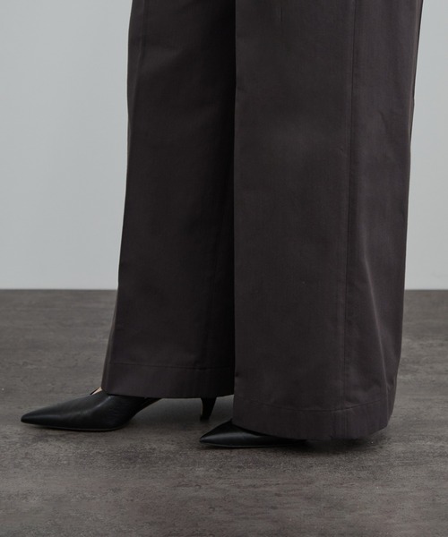 SALON adam et rope'（サロン アダム エ ロペ）の「tacca Cギャバ STYLE UP TACK PANTS（その他パンツ・レディース・ベージュ/チャコールグレー・S/M）」の19枚目の写真