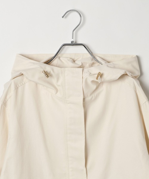 BAYFLOW（ベイフロー）の「[人気アイテムがアップデート]撥水マウンテンパーカー（マウンテンパーカー・レディース・グレイッシュベージュ/キャメル/アイボリー・MEDIUM/SMALL）」の16枚目の写真