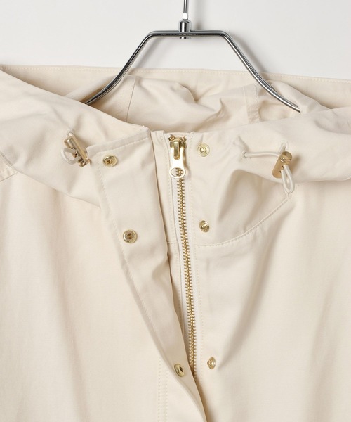 BAYFLOW（ベイフロー）の「[人気アイテムがアップデート]撥水マウンテンパーカー（マウンテンパーカー・レディース・グレイッシュベージュ/キャメル/アイボリー・MEDIUM/SMALL）」の20枚目の写真