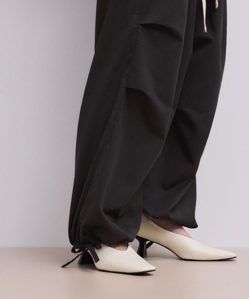 ADAM ET ROPE'(アダムエロペ)の「【WEB限定】リラックスパラシュートパンツ(その他パンツ・レディース・チャコールグレー/ブラウン・38/36)」の12枚目の写真