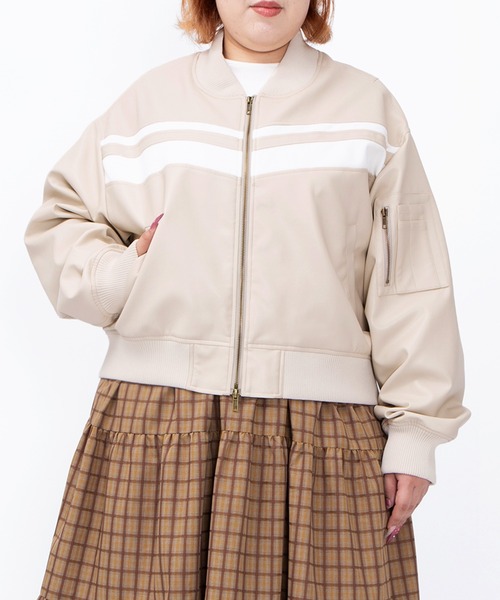 PUNYUS（プニュズ）の「合皮ラインブルゾン（ブルゾン・レディース・ホワイト系その他/ブラック・2/1/5/4/3）」の11枚目の写真