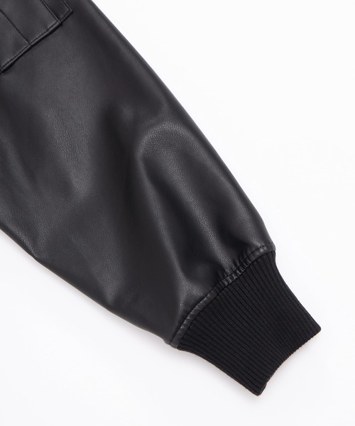 PUNYUS（プニュズ）の「合皮ラインブルゾン（ブルゾン・レディース・ホワイト系その他/ブラック・2/1/5/4/3）」の16枚目の写真