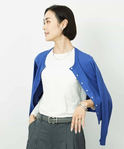 MICHEL KLEIN(ミッシェル・クラン)の「コンパクトクルーネックカーディガン(カーディガン/ボレロ・レディース・ブルー/サンドベージュ・38)」の14枚目の写真