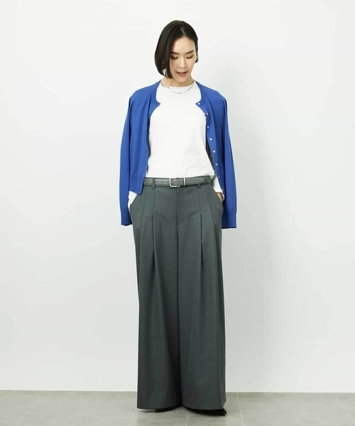 MICHEL KLEIN(ミッシェル・クラン)の「コンパクトクルーネックカーディガン(カーディガン/ボレロ・レディース・ブルー/サンドベージュ・38)」の15枚目の写真