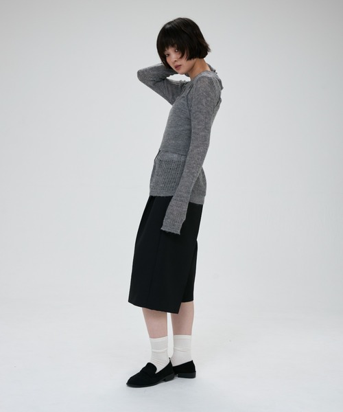full/fill.(フルフィル)の「cami layered sheer knit shirt / キャミレイヤードシアーニットシャツ(ニット/セーター・レディース・グレー/アイボリー・FREE)」の10枚目の写真