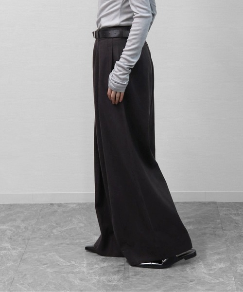 THE CELL.(ザセルドット)の「センターシームコクーンカーブワイドパンツ CENTER SEAM COCOON CURVE WIDE PANTS(スラックス・レディース・チャコールグレー・M/L)」の6枚目の写真