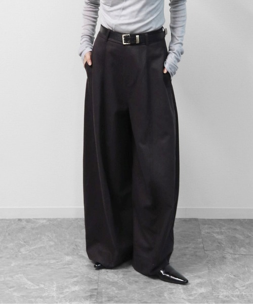 THE CELL.(ザセルドット)の「センターシームコクーンカーブワイドパンツ CENTER SEAM COCOON CURVE WIDE PANTS(スラックス・レディース・チャコールグレー・M/L)」の19枚目の写真
