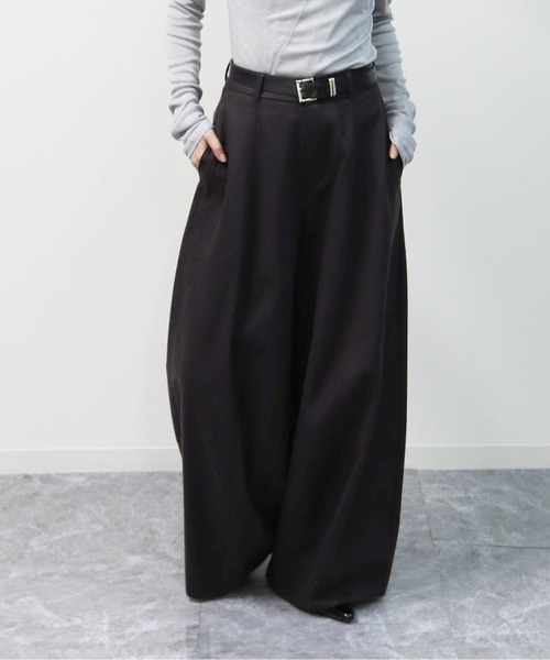 THE CELL.(ザセルドット)の「センターシームコクーンカーブワイドパンツ CENTER SEAM COCOON CURVE WIDE PANTS(スラックス・レディース・チャコールグレー・M/L)」の20枚目の写真