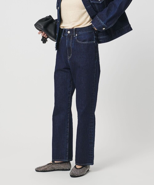 UNITED ARROWS(ユナイテッドアローズ)の「ストレート デニムパンツ(デニムパンツ・レディース・グレー系/ロイヤルブルー/ターコイズブルー系・36/38/40)」の3枚目の写真