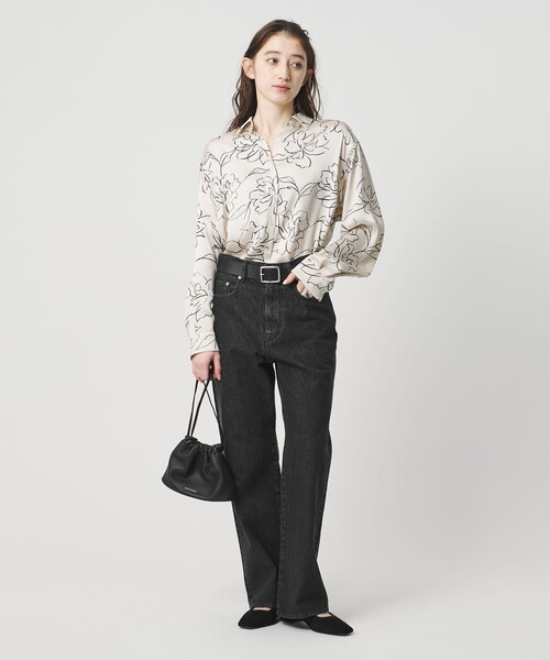 UNITED ARROWS（ユナイテッドアローズ）の「ストレート デニムパンツ（デニムパンツ・レディース・グレー系/ロイヤルブルー/ターコイズブルー系・36/38/40）」の15枚目の写真
