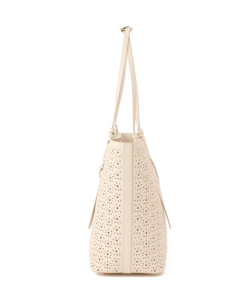 ROPE' PICNIC(ロペピクニック)の「フルーレットパンチングレーストートバッグ/A4対応(トートバッグ・レディース・オフホワイト/ブラウン・FREE)」の5枚目の写真