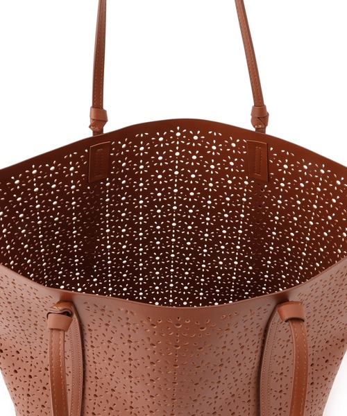 ROPE' PICNIC(ロペピクニック)の「フルーレットパンチングレーストートバッグ/A4対応(トートバッグ・レディース・オフホワイト/ブラウン・FREE)」の15枚目の写真