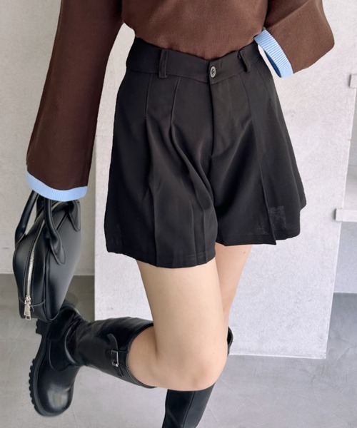 Lips(リップス)の「ミニスカート見えで脚長効果!ハイウエストプリーツショートパンツ(その他パンツ・レディース・ブラック/グレー・L/M/SMALL)」の6枚目の写真