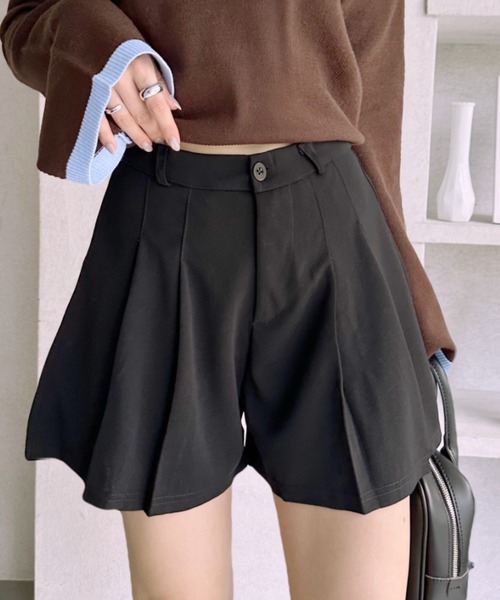 Lips(リップス)の「ミニスカート見えで脚長効果!ハイウエストプリーツショートパンツ(その他パンツ・レディース・ブラック/グレー・L/M/SMALL)」の10枚目の写真