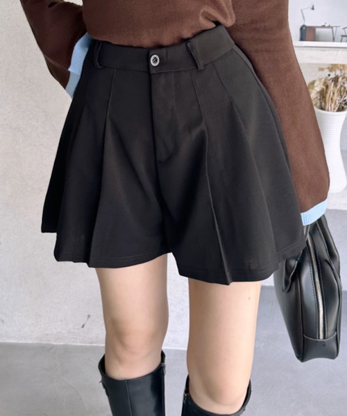 Lips(リップス)の「ミニスカート見えで脚長効果!ハイウエストプリーツショートパンツ(その他パンツ・レディース・ブラック/グレー・L/M/SMALL)」の14枚目の写真