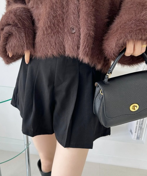 Lips(リップス)の「ミニスカート見えで脚長効果!ハイウエストプリーツショートパンツ(その他パンツ・レディース・ブラック/グレー・L/M/SMALL)」の18枚目の写真