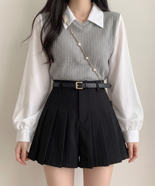 Lips(リップス)の「ミニスカート見えで脚長効果!ハイウエストプリーツショートパンツ(その他パンツ・レディース・ブラック/グレー・L/M/SMALL)」の5枚目の写真
