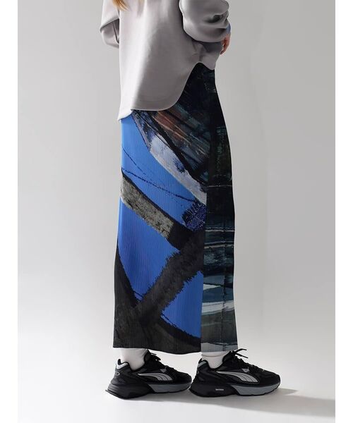 :ETHROF(イーサオブ)の「MULTICOLOR DESIGN PLEAT TIGHT SKIRT(スカート・レディース・ブラック/ブルー・MEDIUM)」の16枚目の写真