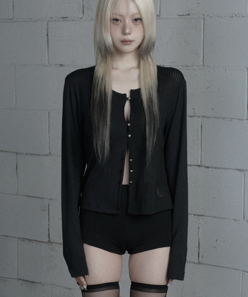 ETRE AU SOMMET(エトレオソメ)の「Unbal Color-Block Button Point Cardigan (Black)(カーディガン/ボレロ・レディース・ブラック・FREE)」の1枚目の写真