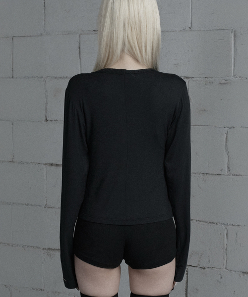 ETRE AU SOMMET(エトレオソメ)の「Unbal Color-Block Button Point Cardigan (Black)(カーディガン/ボレロ・レディース・ブラック・FREE)」の3枚目の写真